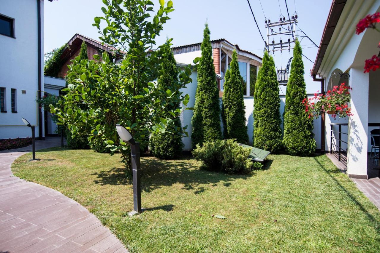 Guest House Panorama Aqualux Novi Sad Extérieur photo